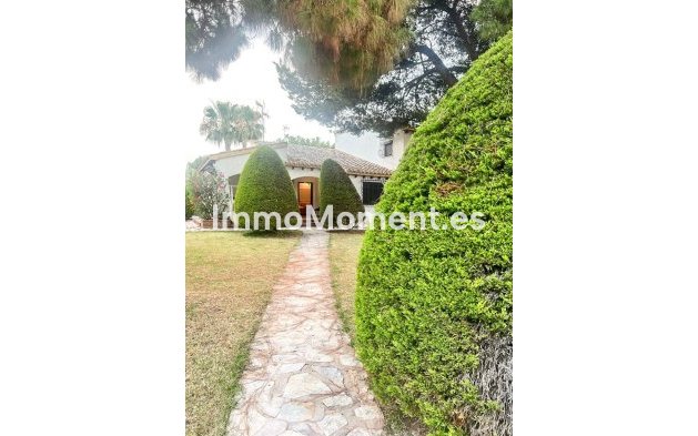 Resale - Detached villa - Orihuela - Punta Prima