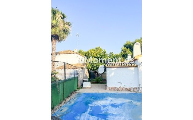 Resale - Detached villa - Orihuela - Punta Prima