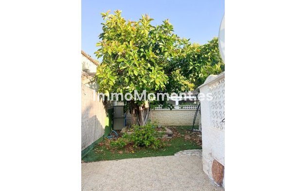 Resale - Detached villa - Orihuela - Punta Prima