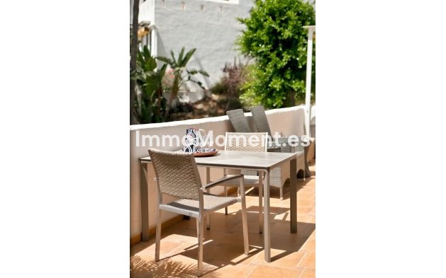 Resale - Apartment - Marbella - Nueva Andalucía