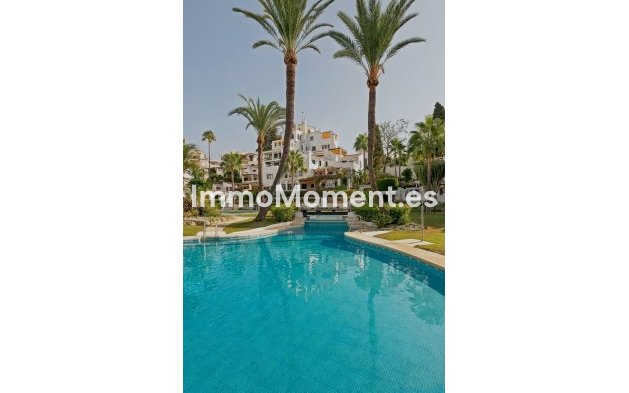 Resale - Apartment - Marbella - Nueva Andalucía
