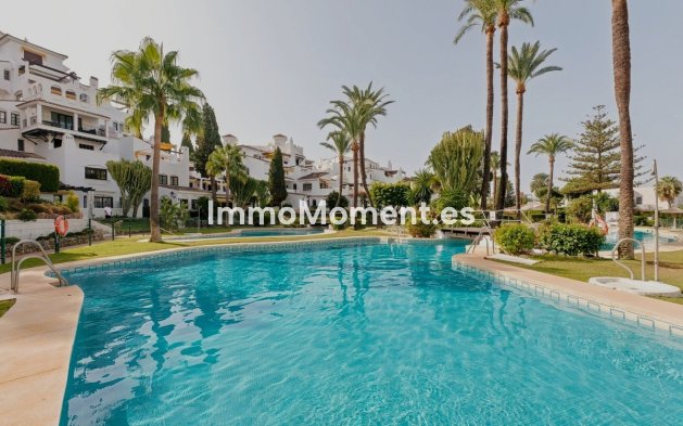 Resale - Apartment - Marbella - Nueva Andalucía