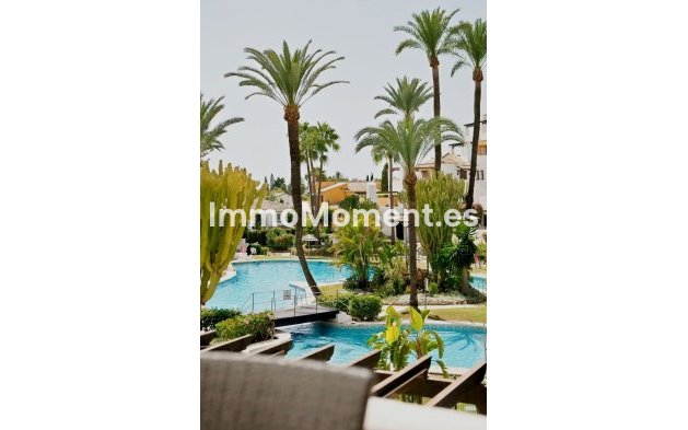 Resale - Apartment - Marbella - Nueva Andalucía