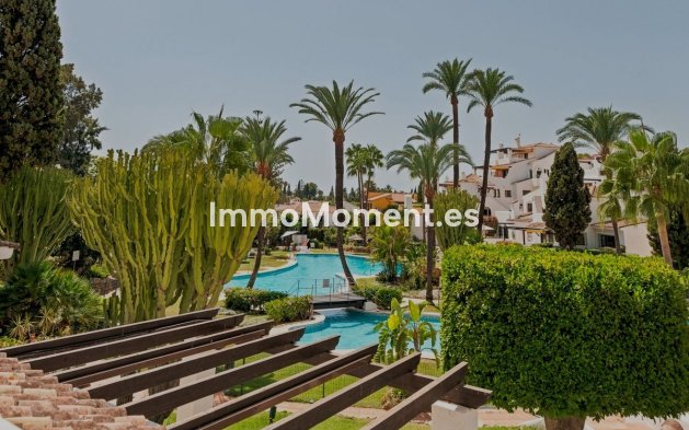 Resale - Apartment - Marbella - Nueva Andalucía