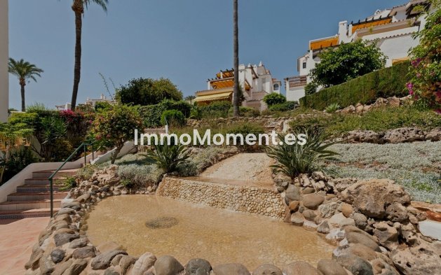 Resale - Apartment - Marbella - Nueva Andalucía