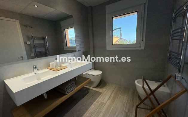 Resale - Townhouse - Estepona - Atalaya