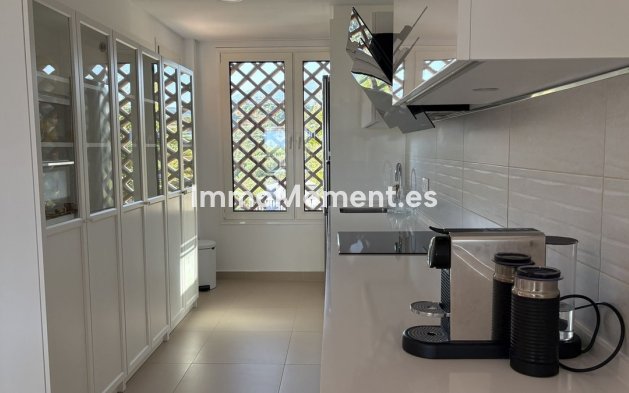 Resale - Townhouse - Estepona - Atalaya