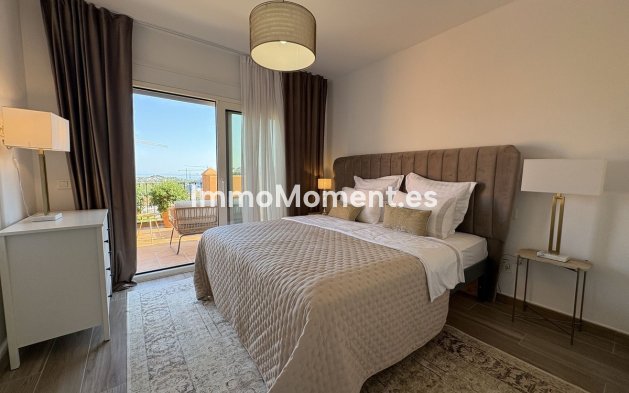 Resale - Townhouse - Estepona - Atalaya