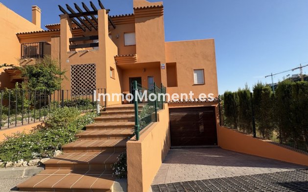 Resale - Townhouse - Estepona - Atalaya