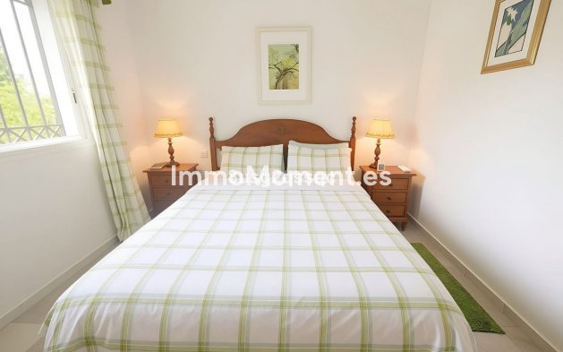 Resale - Apartment - Estepona - Costalita
