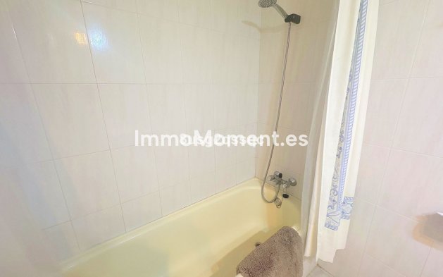 Resale - Apartment - Estepona - Costalita
