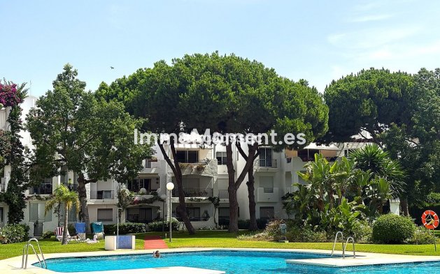 Resale - Apartment - Estepona - Costalita