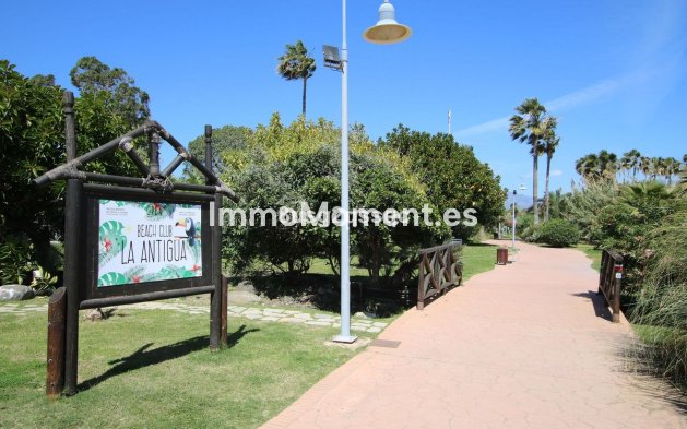 Resale - Apartment - Estepona - Costalita
