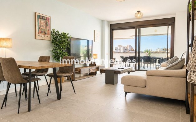 Resale - Apartment - Estepona - Estepona Centro