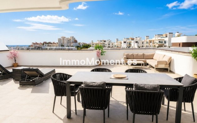 Resale - Apartment - Estepona - Estepona Centro