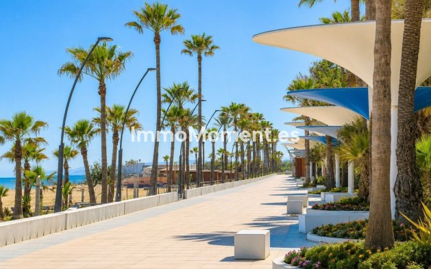 Resale - Apartment - Estepona - Estepona Centro