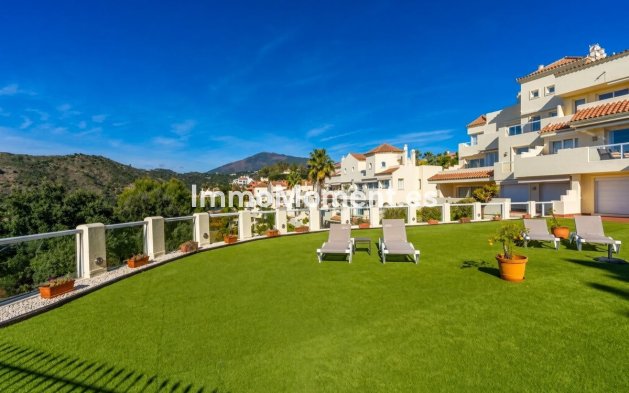 Resale - Apartment - Benahavís - Benahavís Centro
