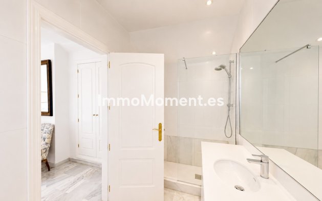 Resale - Apartment - Marbella - Guadalmina Baja