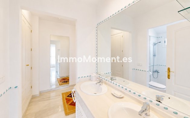 Resale - Apartment - Marbella - Guadalmina Baja