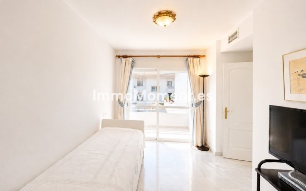 Resale - Apartment - Marbella - Guadalmina Baja