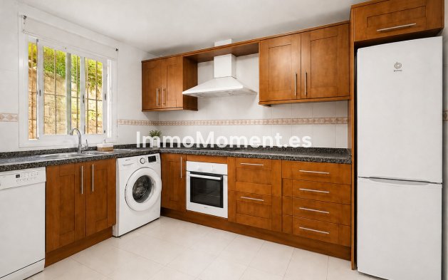 Resale - Townhouse - Estepona - Estepona Centro