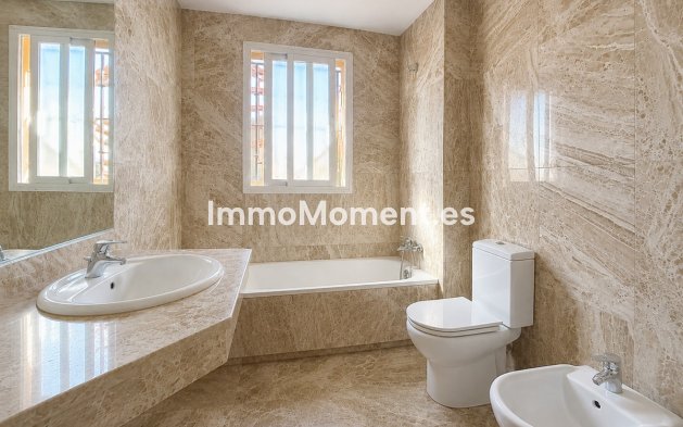 Resale - Townhouse - Estepona - Estepona Centro