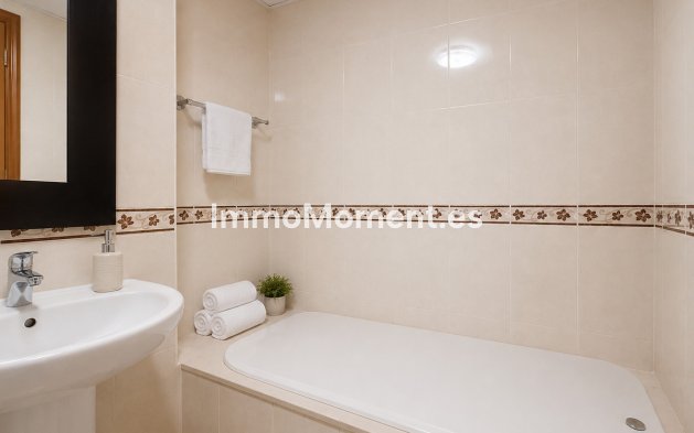 Resale - Townhouse - Estepona - Estepona Centro