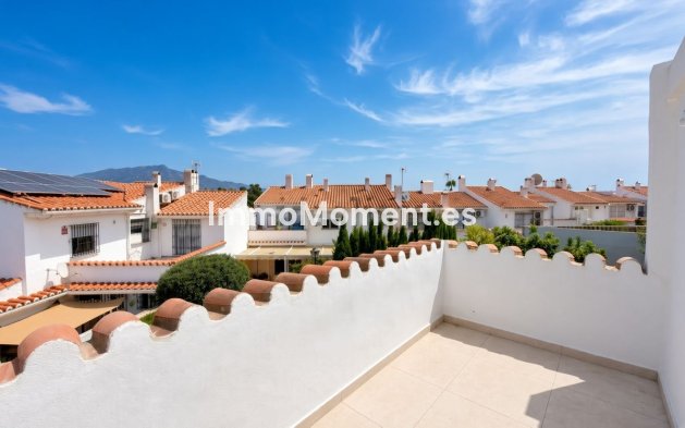 Resale - Townhouse - Estepona - Atalaya