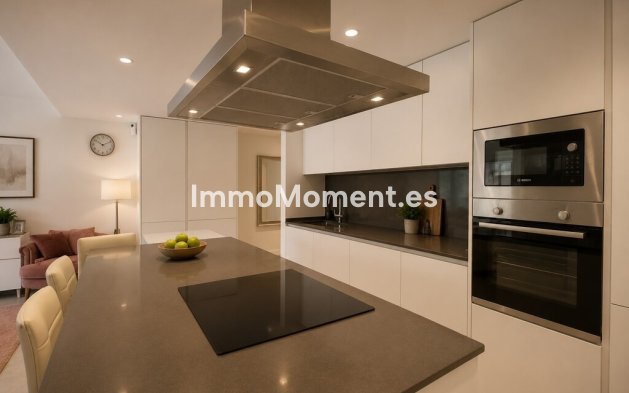 Resale - Apartment - Estepona - Estepona Centro