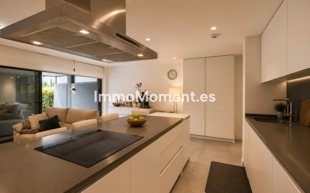 Resale - Apartment - Estepona - Estepona Centro
