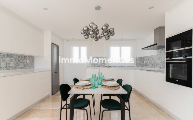 Resale - Apartment - Benahavís - Benahavís Centro