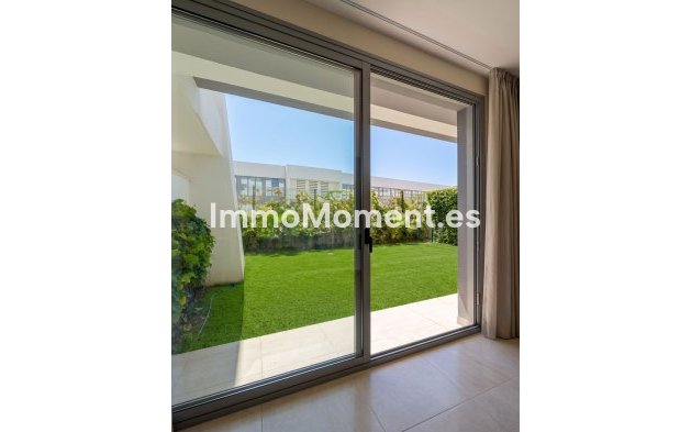 Resale - Apartment - Estepona - Selwo