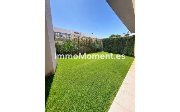 Resale - Apartment - Estepona - Selwo