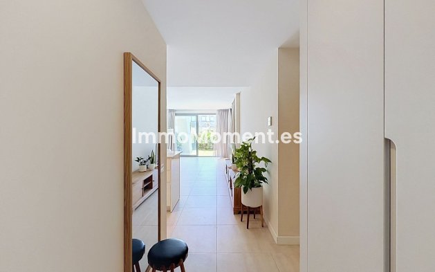 Resale - Apartment - Estepona - Selwo