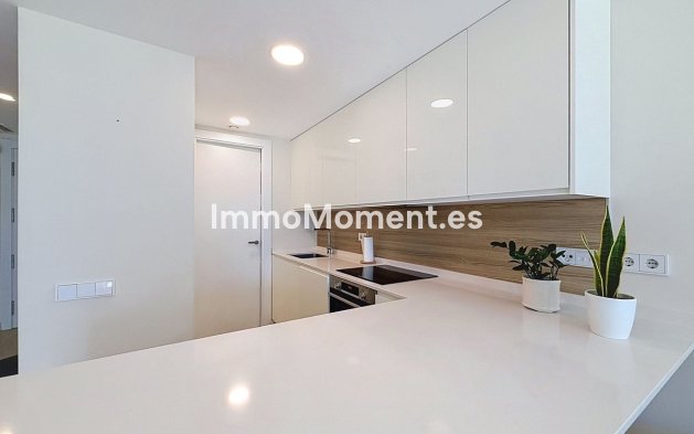 Resale - Apartment - Estepona - Selwo
