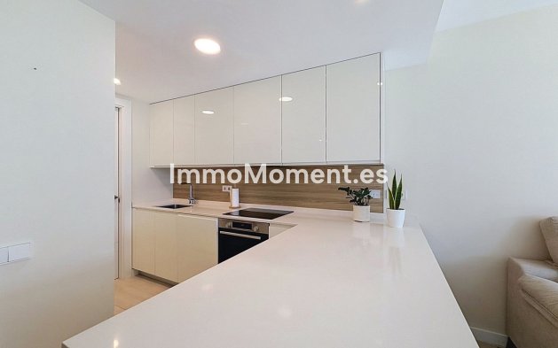 Resale - Apartment - Estepona - Selwo