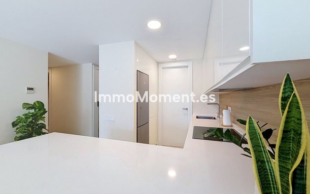 Resale - Apartment - Estepona - Selwo