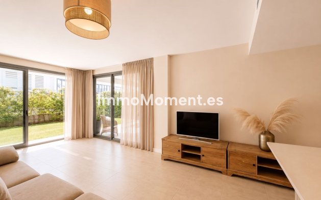 Resale - Apartment - Estepona - Selwo