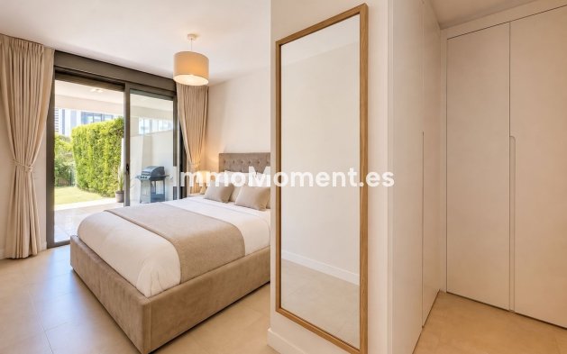 Resale - Apartment - Estepona - Selwo