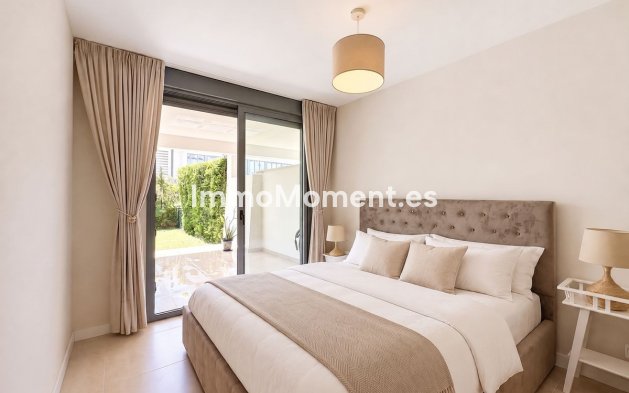 Resale - Apartment - Estepona - Selwo