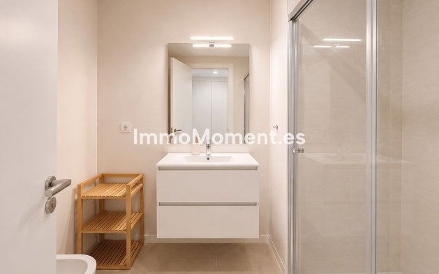 Resale - Apartment - Estepona - Selwo