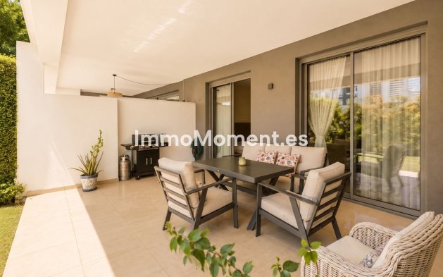 Resale - Apartment - Estepona - Selwo