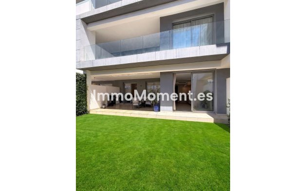 Resale - Apartment - Estepona - Selwo
