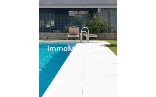 Resale - Apartment - Estepona - Selwo