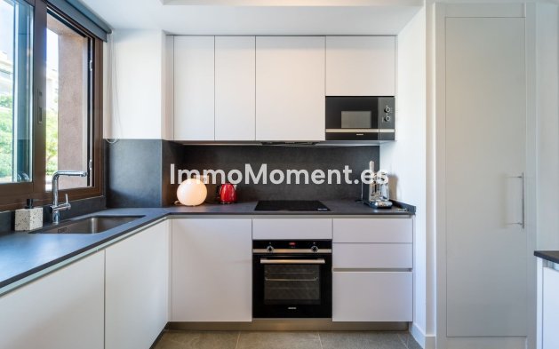 Resale - Apartment - Estepona - Estepona Centro