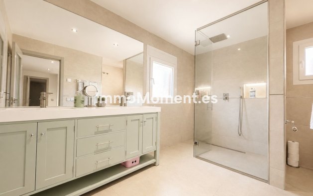 Resale - Detached villa - Estepona - New Golden Mile