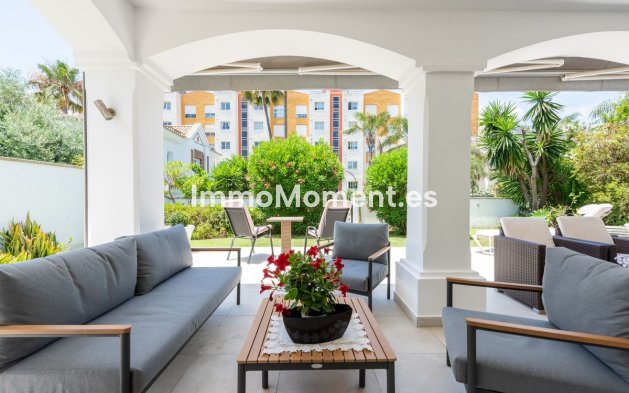 Resale - Detached villa - Estepona - Atalaya