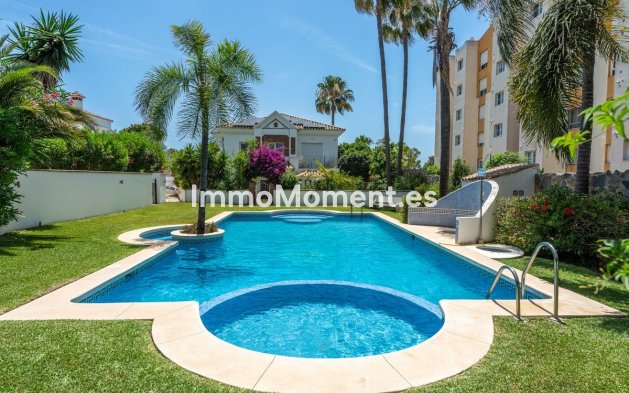 Resale - Detached villa - Estepona - Atalaya