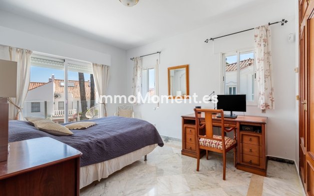 Resale - Detached villa - Estepona - Atalaya