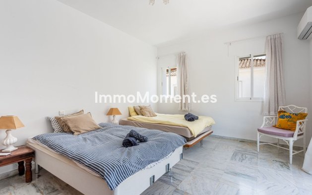 Resale - Detached villa - Estepona - Atalaya
